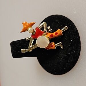 Vintage goldtone musician brooch banjo faux pearl enamel MOP accents
